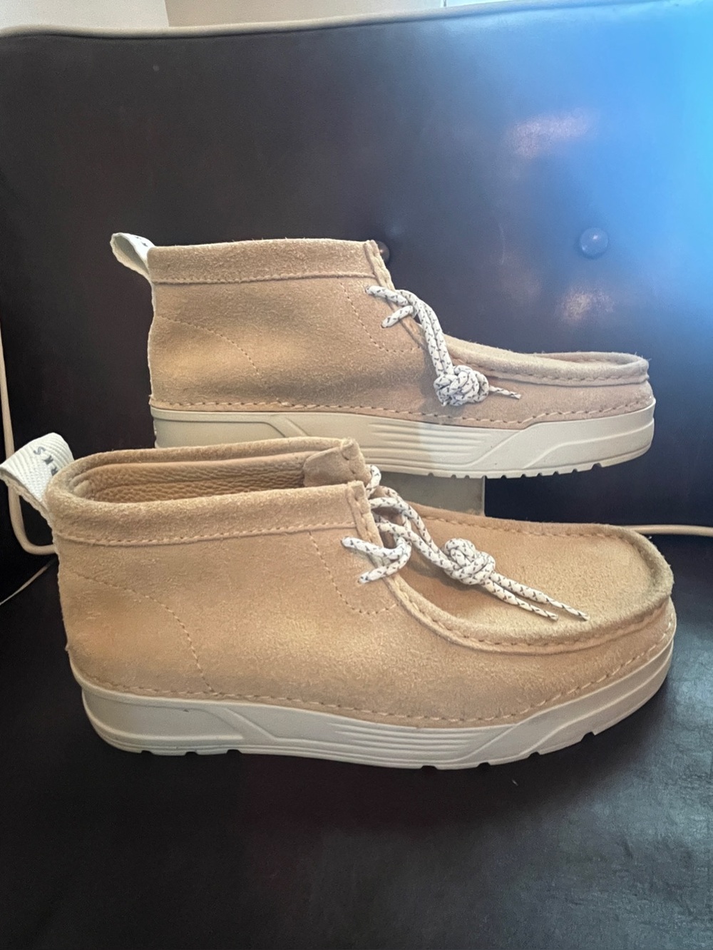 Clarks Origin Wallabee SKU:
9476354 Men's 8.5 Taupe suede